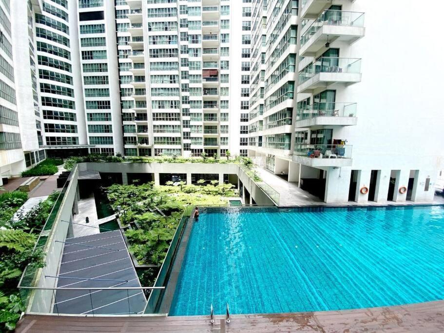 2br 2ba In The Heart Of Kl, Regalia *